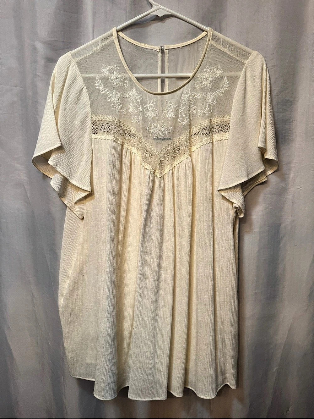 Torrid Ivory Embroidered Lace Mesh Boho Tunic Blouse Size 2 2X